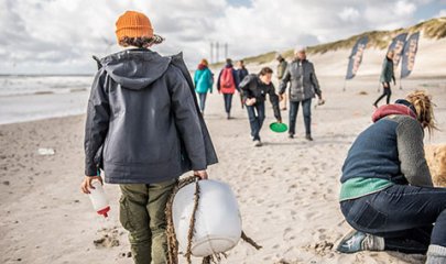 Guidet strandrensningstur med omhu