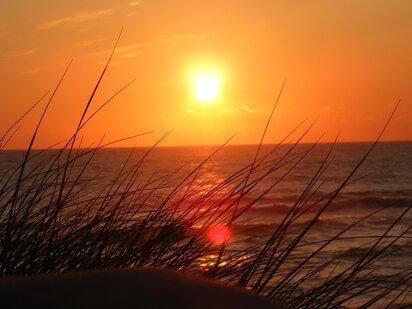 Sonnenuntergang an der Nordsee in Dänemark