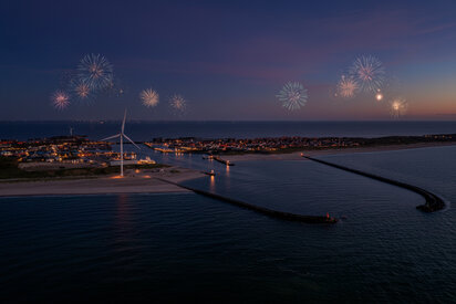 Silvester in Dänemark – Feuerwerk über Hvide Sande
