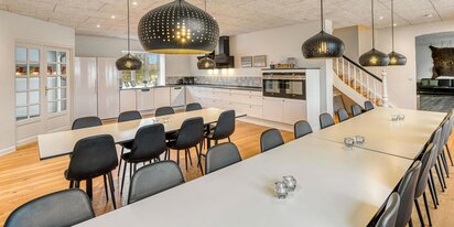 Sommerhus til 60 personer - rummelige fællesområder og en god atmosfære
