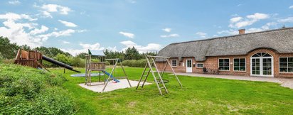 Ferienhaus-fuer-kinder-mit-spielplatz-L6758