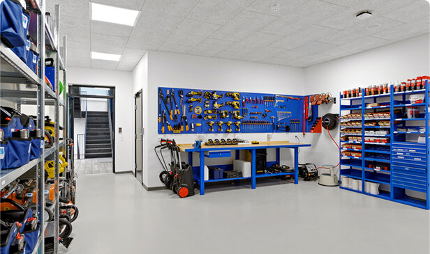 Man må aldrig gå ned på udstyr