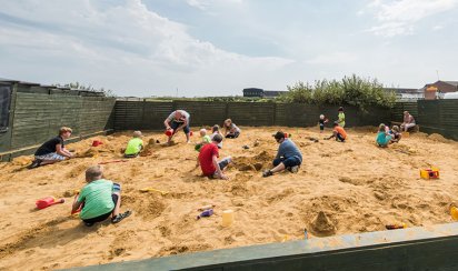 Das Sandskulpturfestival bietet kleine und große Gäste einen Besuch im Sndkasten an