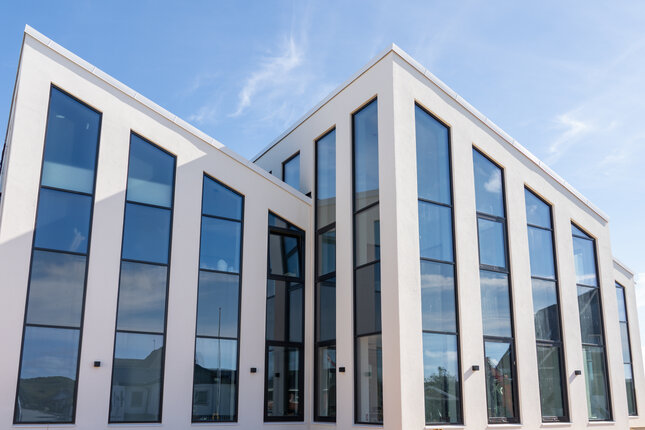 Esmark-Feriehusudlejning-Hvide-sande-kontor-baglandet-2025