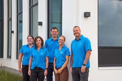 Repræsentanter for team Esmark i Hvide Sande