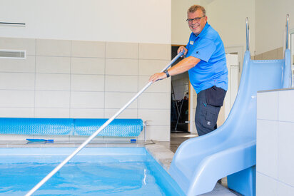 Wöchentlicher Poolservice durch ausgebildeten Pool-Techniker in einem Esmark Ferienhaus mit Pool in Dänemark