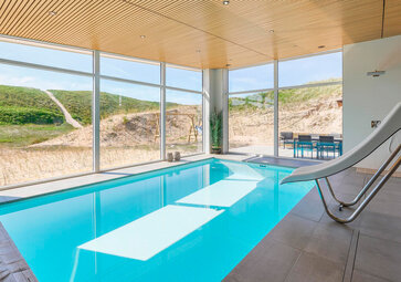 Ferienhaus-mit-Pool-Hund