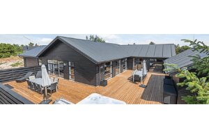 Sommerhus med terrasse