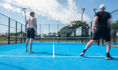 ROFI-Center und der Schwimmhalle in Ringkøbing - Bild