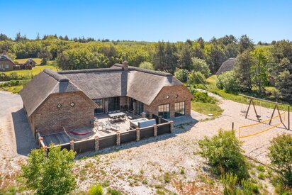 Sommerhus-til-12-personer-med-pool-L6722-479424