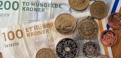 daenische-waehrung-kronen-banknoten-muenzen