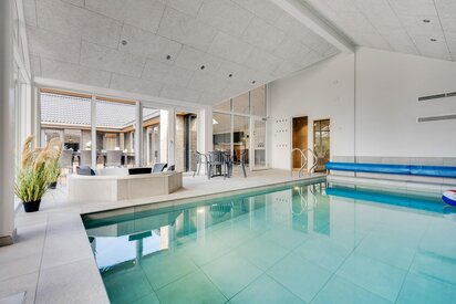 Store sommerhuse med swimmingpool – luksus store sommerhuse hos Esmark