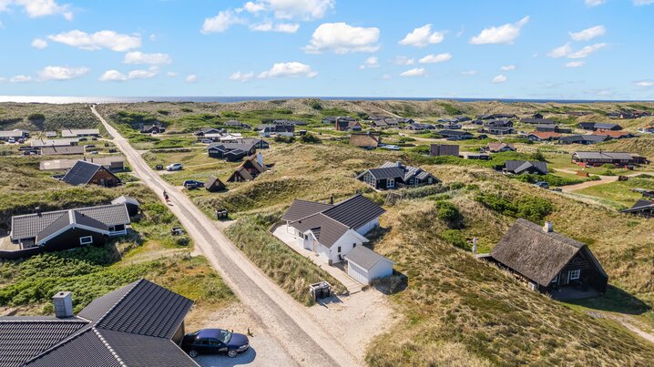 Sommerhus B2403 på Julianevej 130, Bjerregård - Billede #0